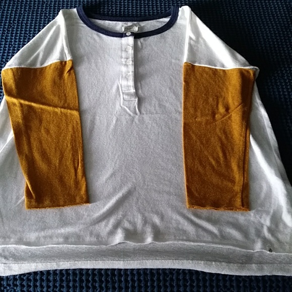 Volcom t-shirt 3/4 sleeves small - Picture 2 of 6